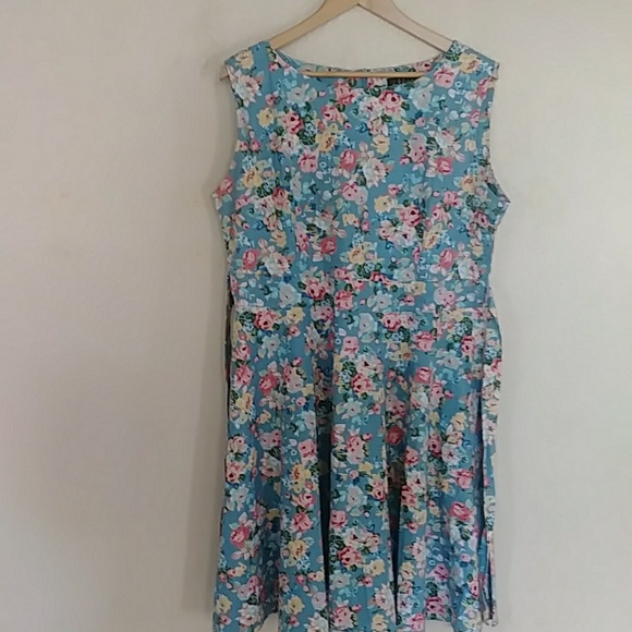 ihot Dresses & Skirts - IHOT floral dress